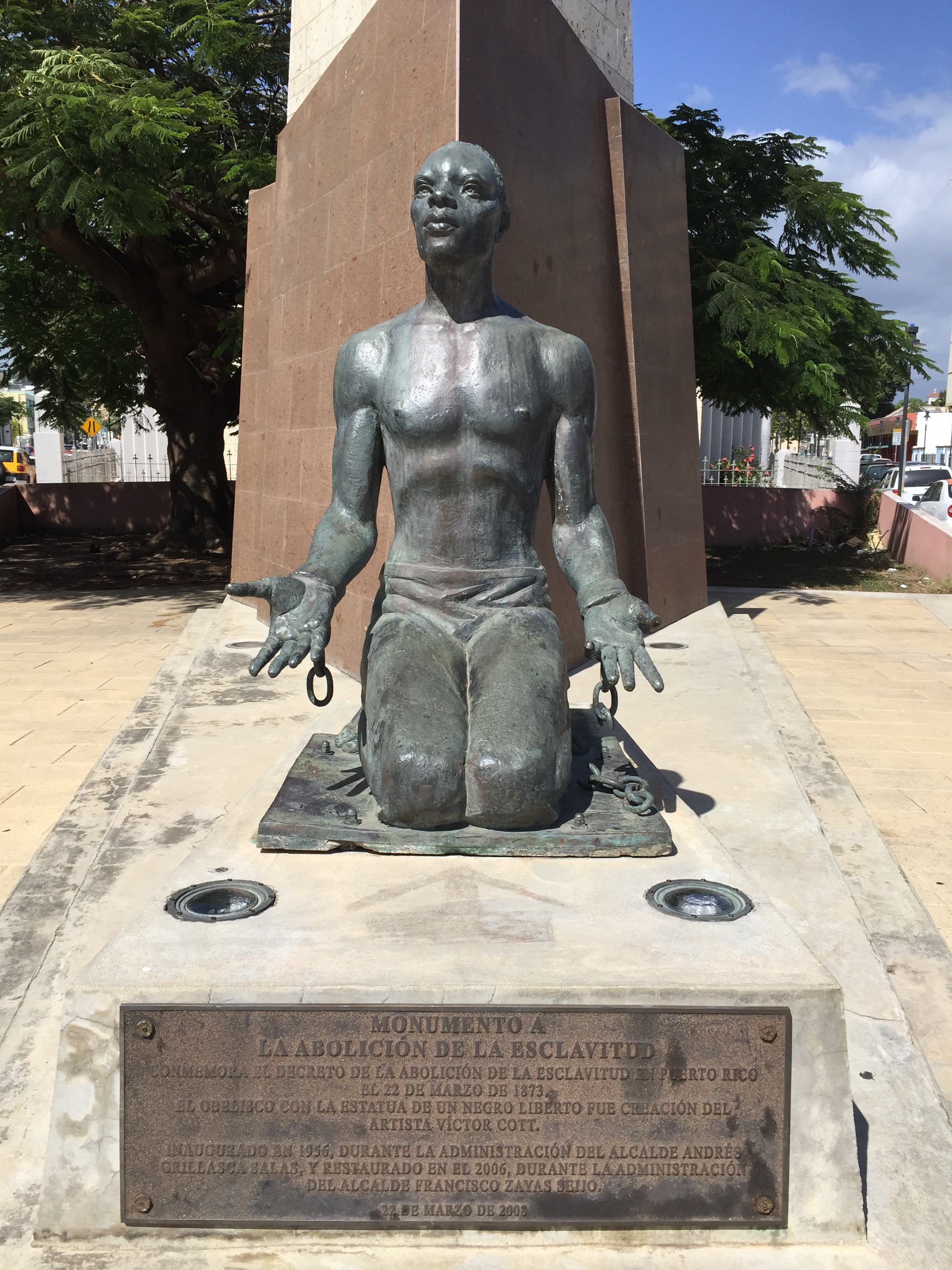 Statue honoring the abolition of slavery